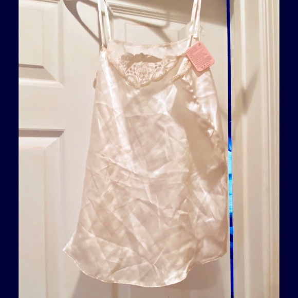 Women’s Camisole - Picture 1 of 4